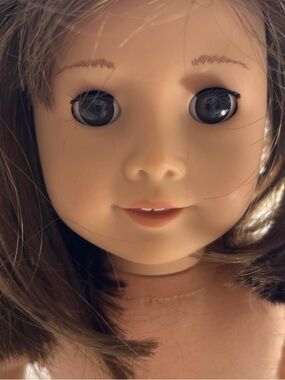American Girl   2017 Side bangs Brown-Haired Doll with Brown Eyes
